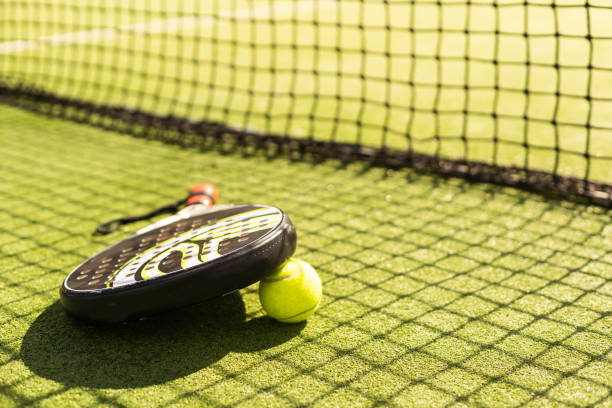 construction court de tennis gazon synthétique à Saint-Raphaël